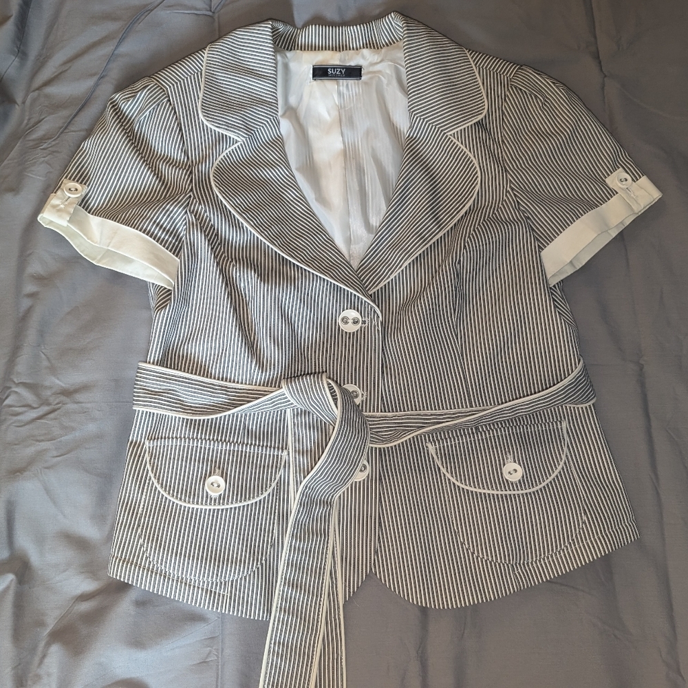 Gently Used B&W Blazer